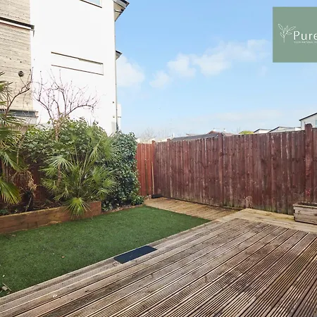 Fabulous Manchester House - 5 Beds Sleeps 8 - Free Parking - By Purestay-3